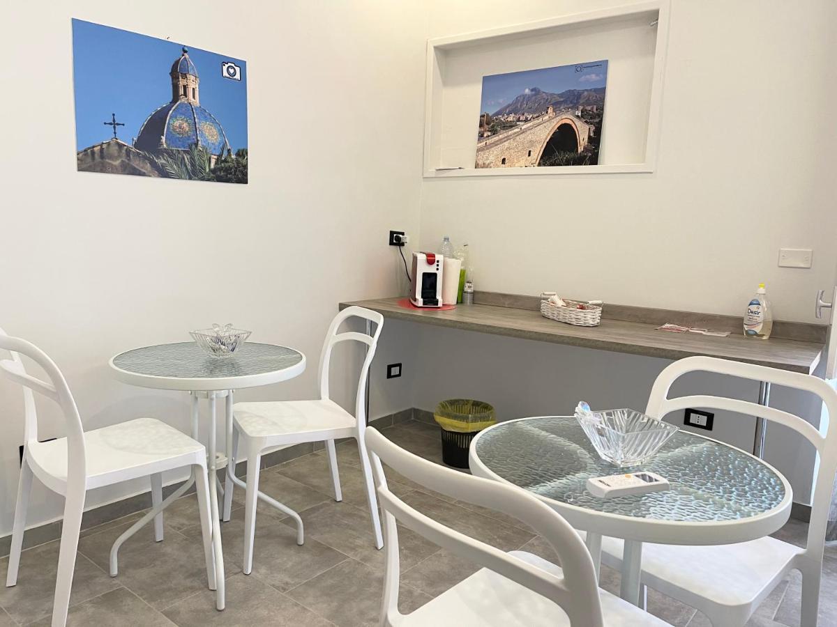 טרמיני אימרסה B&B Antichi Cortili מראה חיצוני תמונה